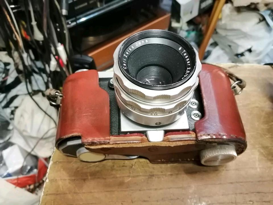 PRAKTICA IVKV, Analog-Kamera he TESSAR Objektiv, guter Zustand!!