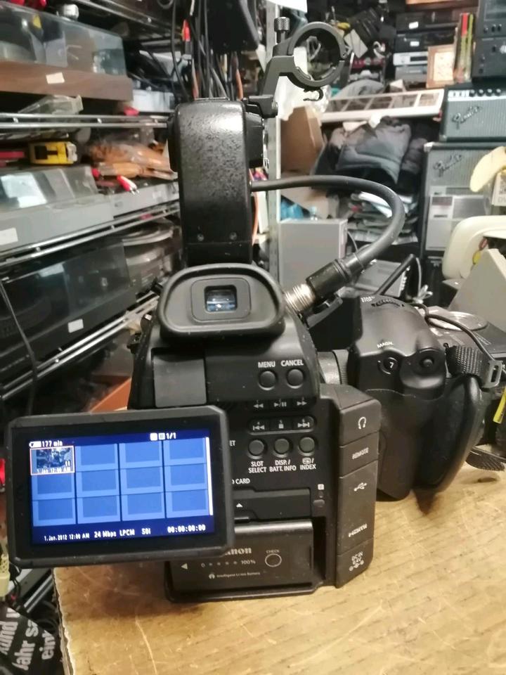CANON EOS C100, Digital-Kamera mit SIGMA Objektiv, guter Zustand