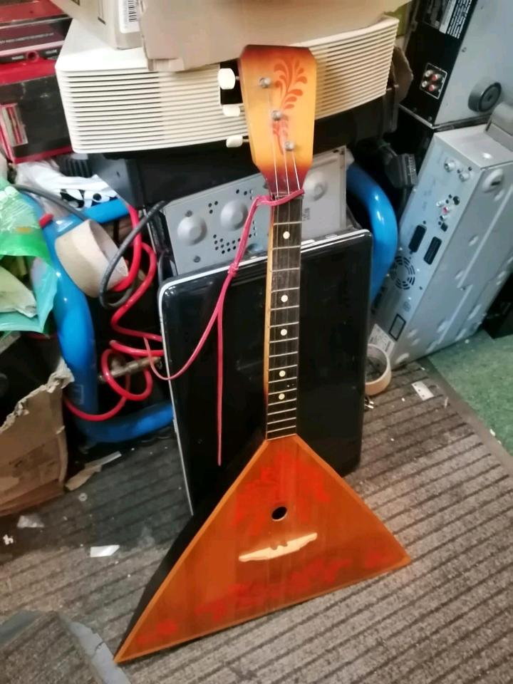RUSSISCHE BALALAIKA, Baujahr: 1982, 3 Saiten, guter Zustand!!!