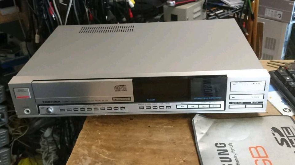 TOSHIBA XR-Z70, CD-Player OHNE Fernbedienung! Selten!