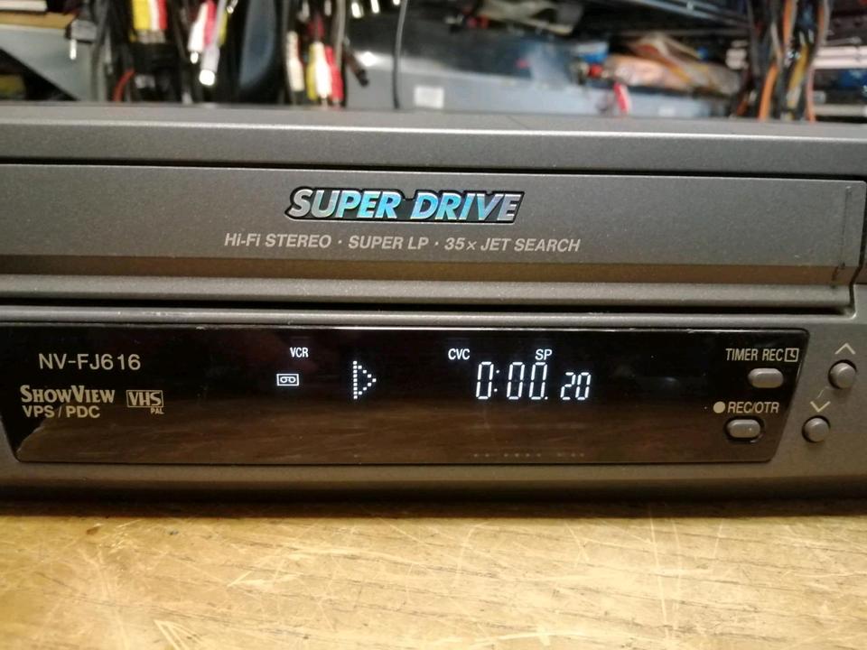 PANASONIC NV-FJ610EG-K, Videocassettenrecorder OHNE Fernbedienun!