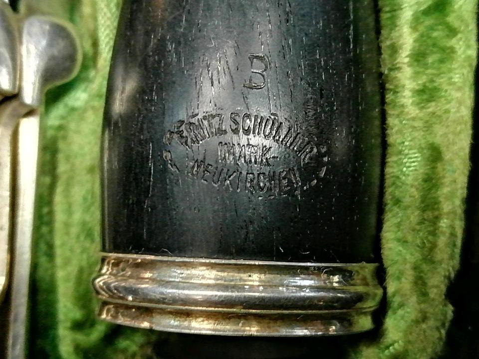 KLARINETTE B SCHÜLLER Mark Neukirchen, mit Original-Koffer!!
