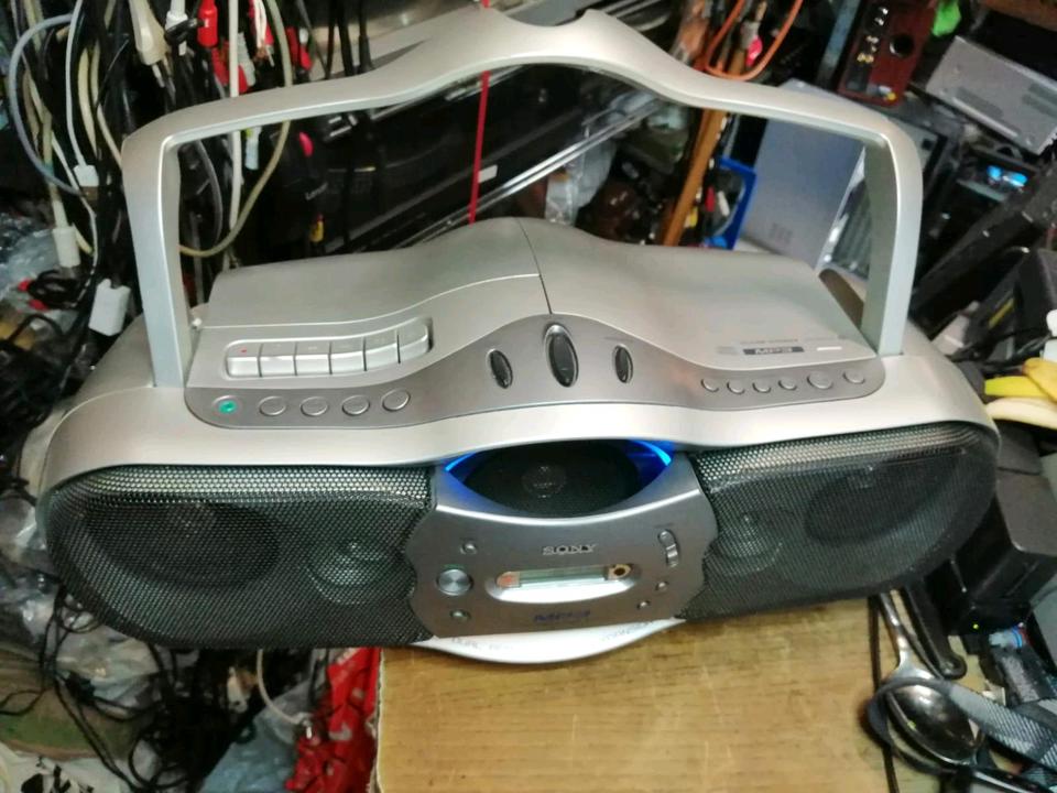 SONY CFD-F17CP, Radio-Cassetten-Recorder mit CD!!