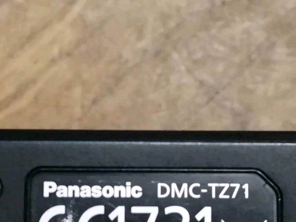 PANASONIC LUMIX DMC-TZ71, Digital-Kamera mit NEUEN Akku!!