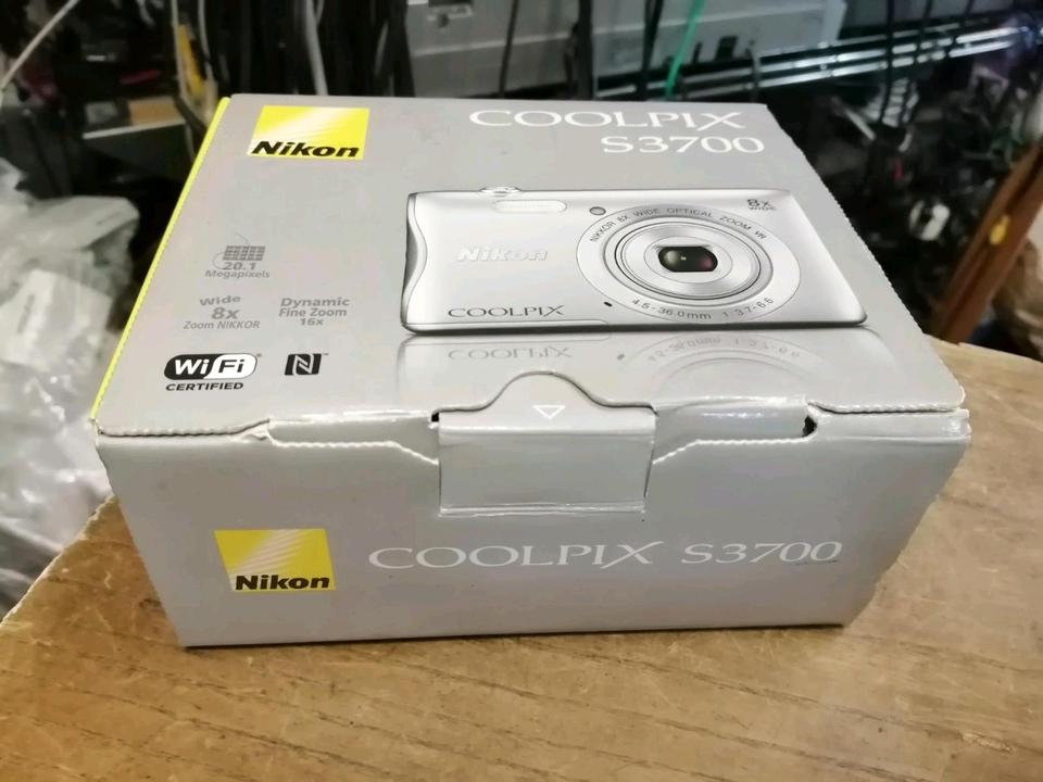 NIKON COOLPIX S3700, Digital-Kamera mit Zubehör, guter Zustand!!