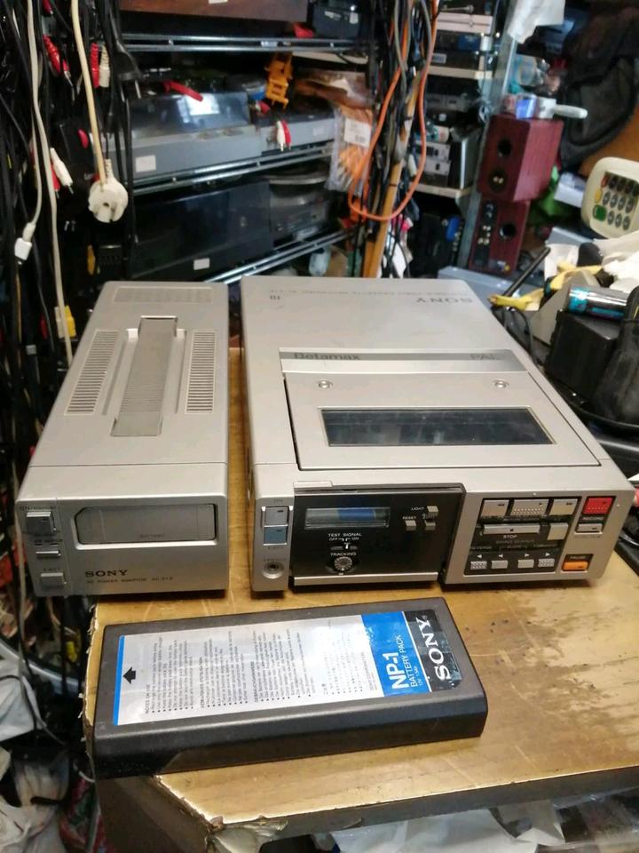 SONY BETAMAX SL-F1E, Videocassettenrecorder + SONY Netzteil!!!