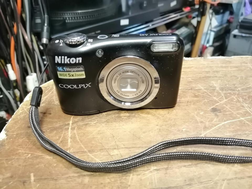 NIKON COOLPIX A10, Digital-Kamera OHNE Speicherkarte!
