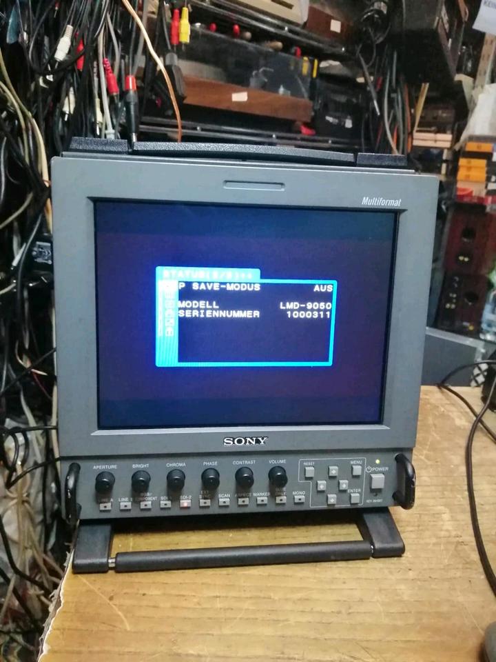 SONY LMD-9050, LCD-Monitor mit Adapter!!