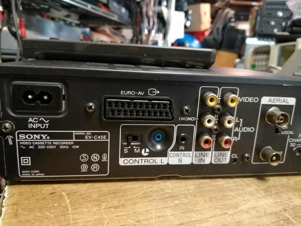 SONY EV-C45E, Videocassettenrecorder mit Original-Fernbedienung!!