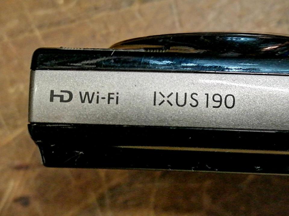 CANON IXUS 190, Digital-Kamera mit Zubehör!!!