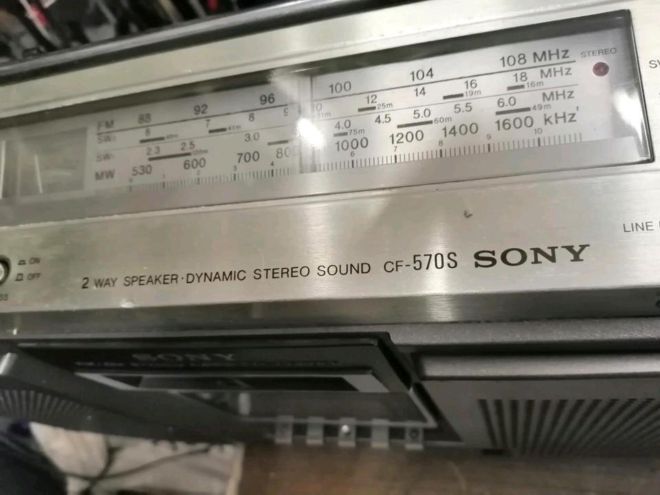 SONY CF-570S, Stereo Radio-Cassetten-Recorder, etwas DEFEKT!!