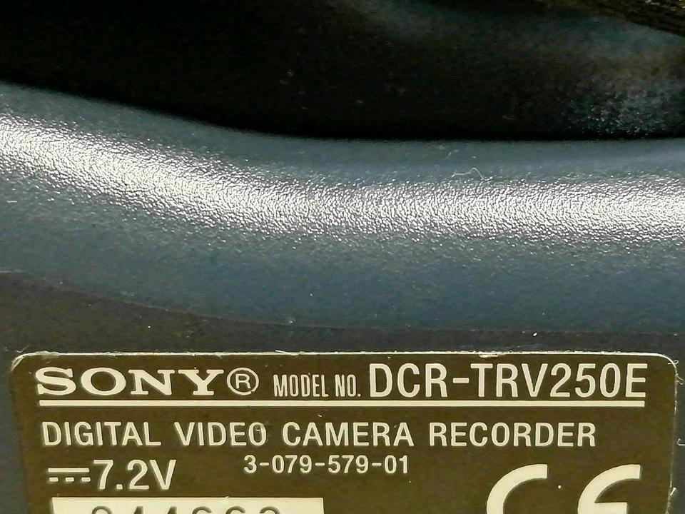SONY DCR-TRV250E Videocamera Digital 8,guter Zustand!!!