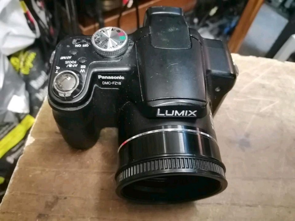 PANASONIC LUMIX DMC-FZ18, Digital-Kamera, OHNE Speicherkarte!!