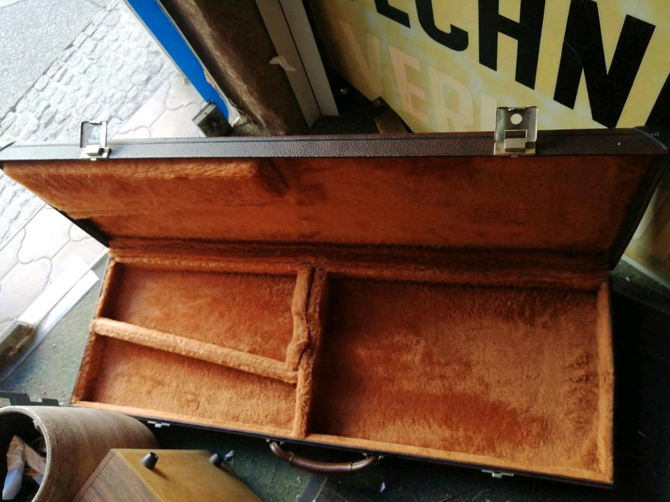 FENDER-KOFFER, guter Zustand! OHNE Schlüssel!!!