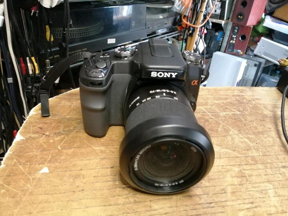 SONY DSLR-A100, Digital-Kamera mit Zubehör, guter Zustand!
