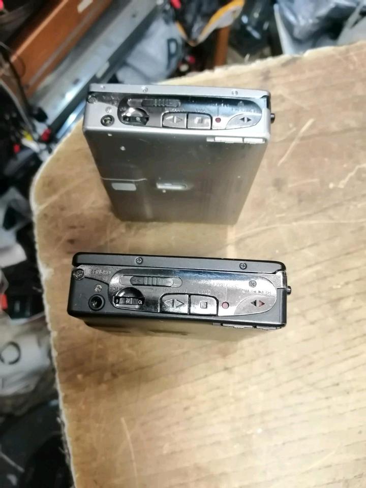 2 AIWA Walkman: HS-PX310 + HS-PX337, beide Walkman sind DEFEKT!!!