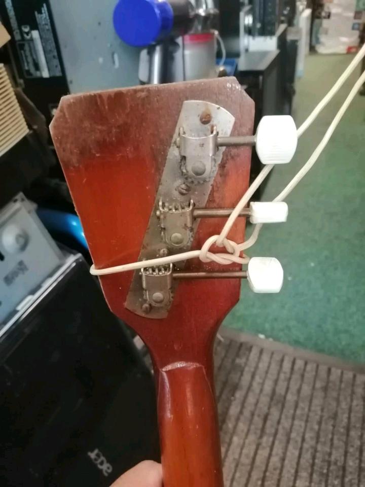 Russische BALALAIKA, 3 Saiten, guter Zustand!!!