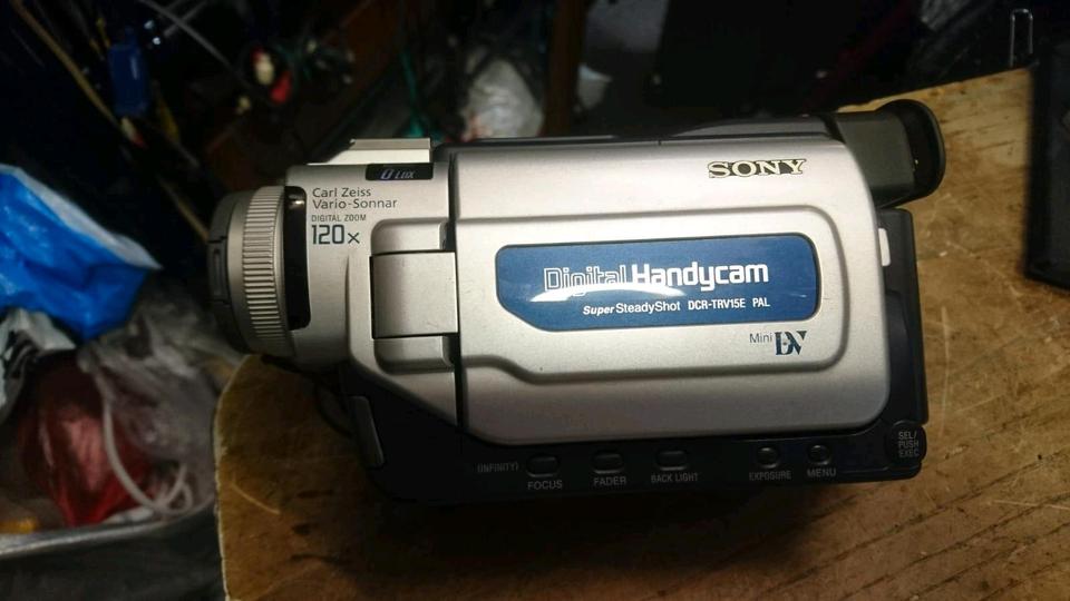 SONY DCR-TRV15E, MiniDV-Videocamera mit Zubehör!!