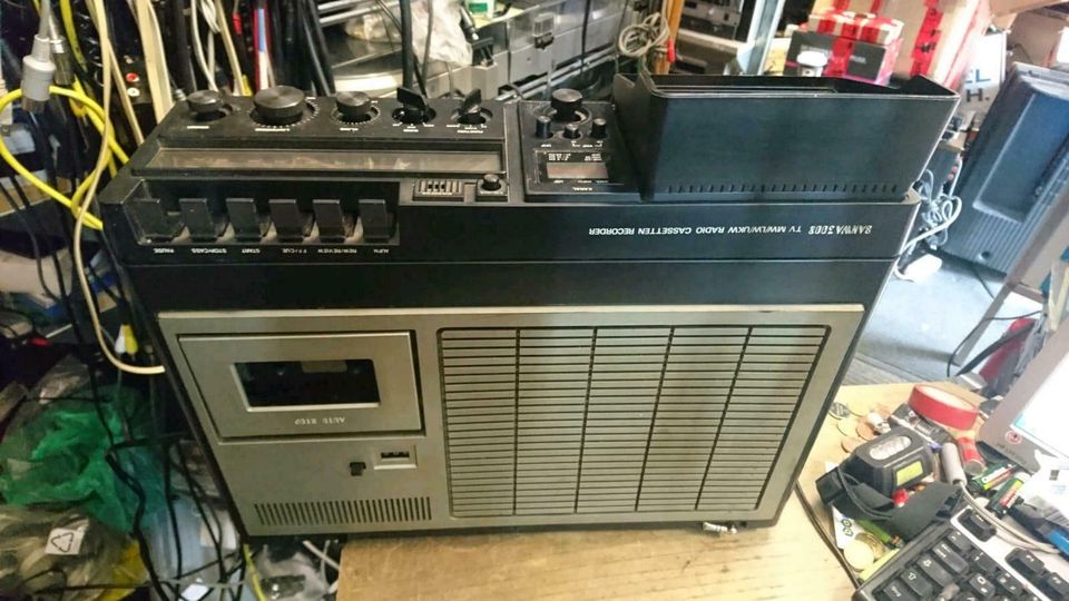 SANWA 3008, TV/Cassette und Radio in einem Gerät, etwas DEFEKT!