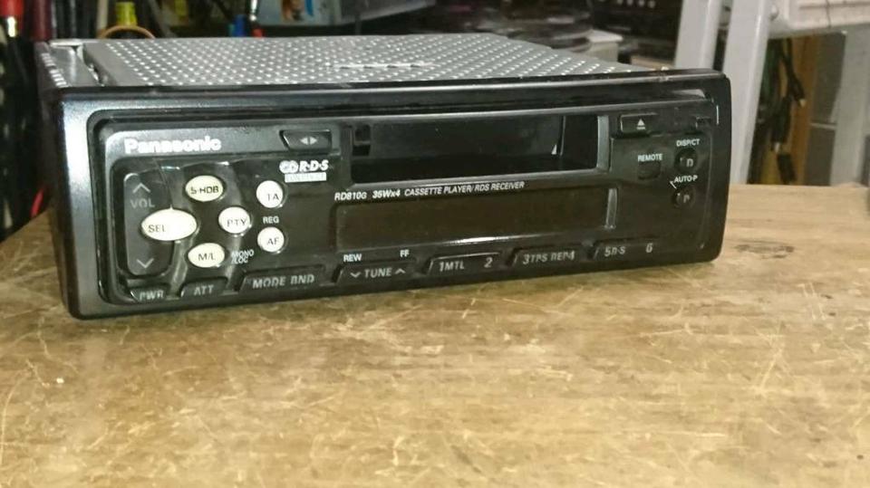 PANASONIC No. CQ-RD810 GLEN, Auto-Radio mit allen Kabeln, toll