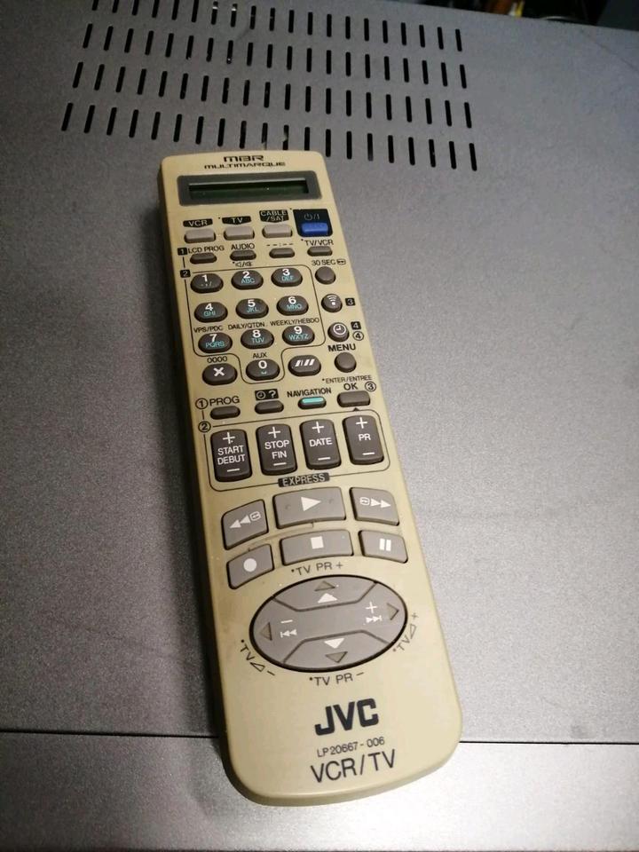 JVC HR-J870EU, Videocassettenrecorder, guter Zustand!!