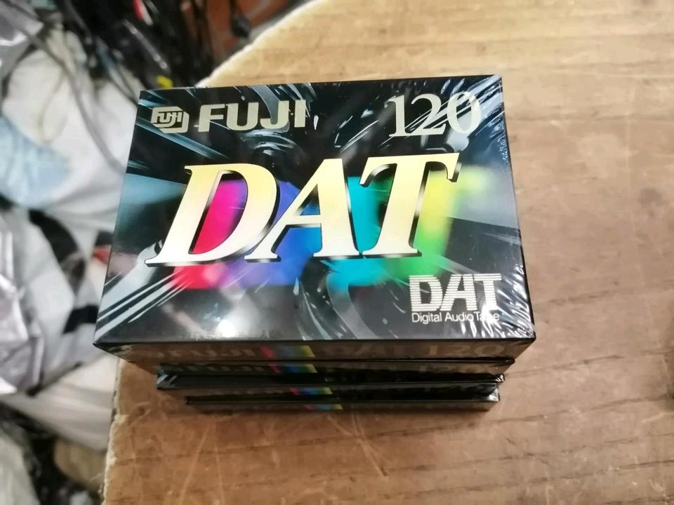 8 NEUE Digital Audio Tape Cassetten (FUJI, SONY und MAXELL!!!