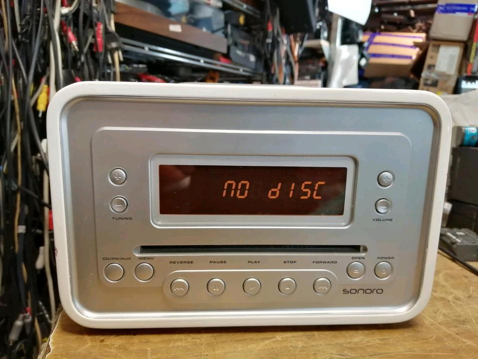 SONORO No.: AU-1100 cubo CD-Radio, etwas DEFEKT!!!