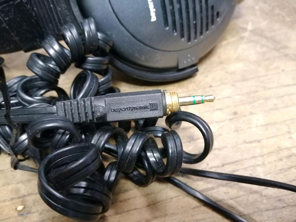 Beyerdynamic DT-931, Kopfhörer, rechte Seite etwas leise!!