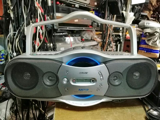 SONY CFD-F17CP, Radio-Cassetten-Recorder mit CD!!