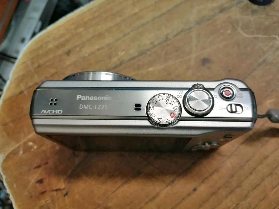 PANASONIC LUMIX DMC-TZ25, Digital-Kamera mit Zubehör!!