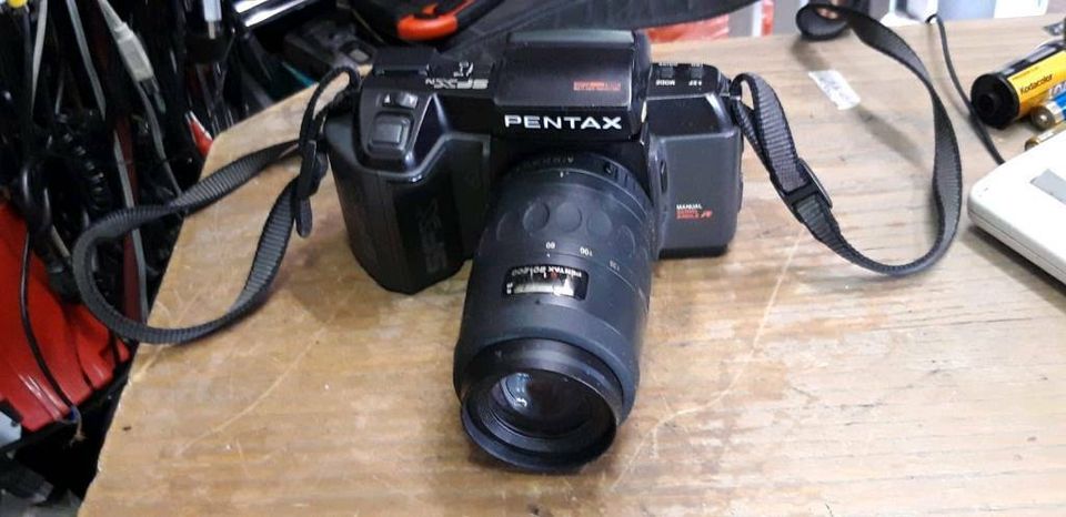 PENTAX SFX N, Analog-Camera und PENTAX F SMC 80-200 mm Objektiv