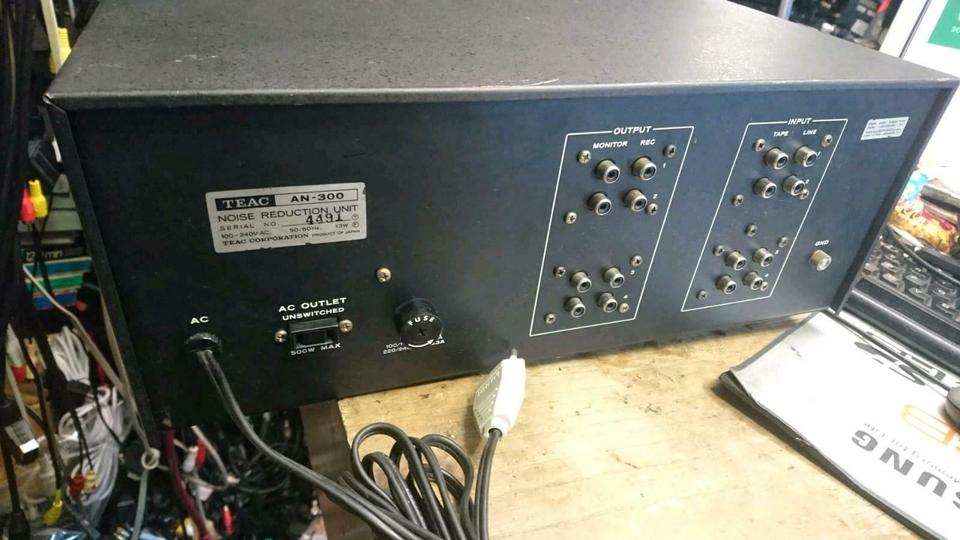 TEAC AN-300 NOISE REDUCTION UNIT, guter Zustand!