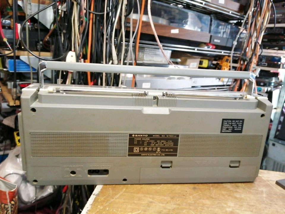 SANYO M7900 LU, Mini & Slim Radio-Cassetten-Recorder!
