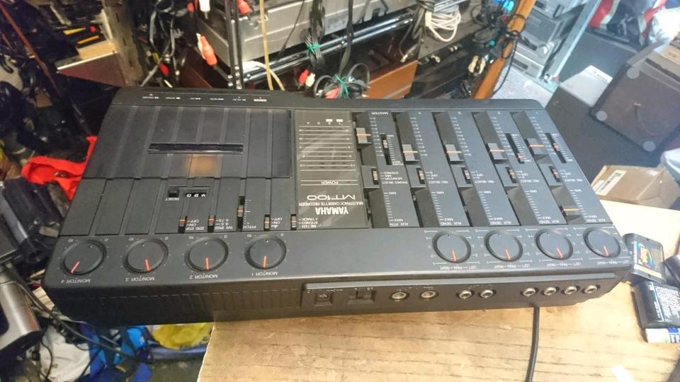 YAMAHA MT100 Multi 4-Track Mixer, mit Universal-Adapter!