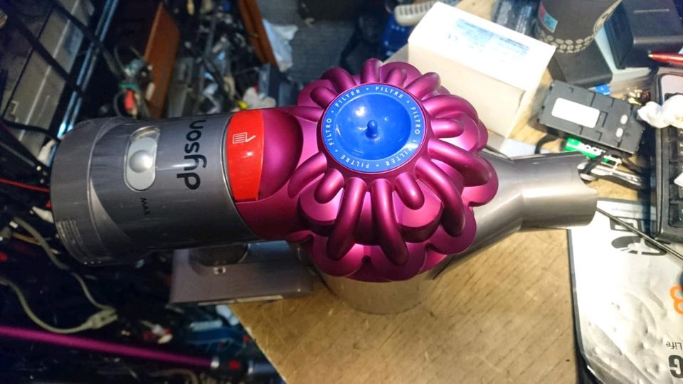 DYSON V7 motorhead, Akku-Staubsauger mit Zubehör!!