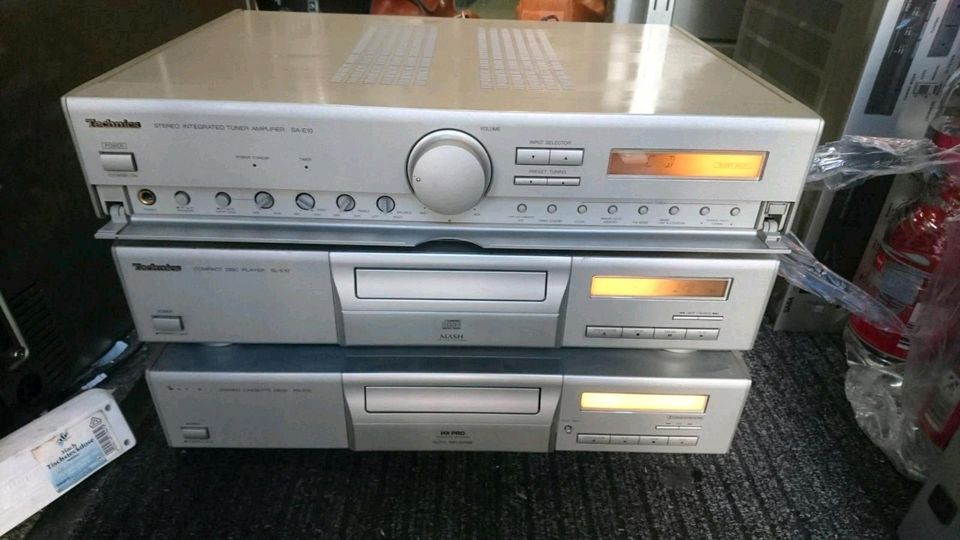 TECHNICS: SA-E10 Tuner/Amplifier, SL-E10 CD-Player und RS-E10 Cassetten-Deck